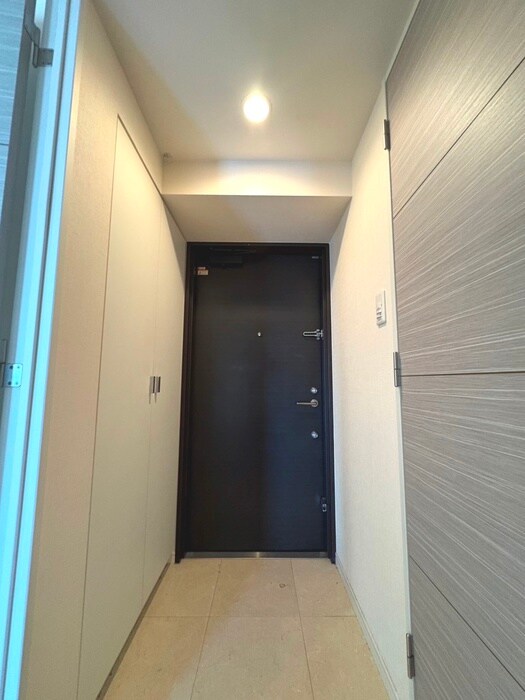 物件内観写真16　(玄関)