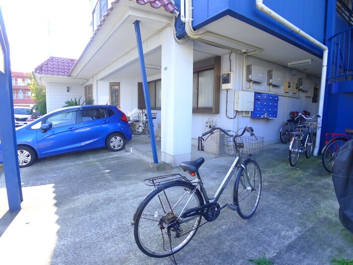 物件外観写真6　(駐車場)