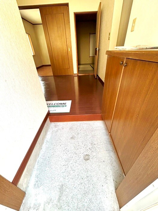 物件内観写真16　(玄関)