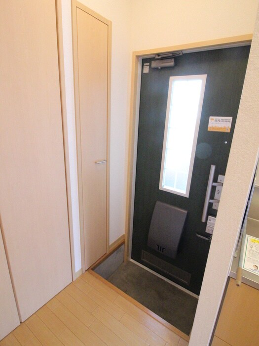 物件内観写真17　(玄関)