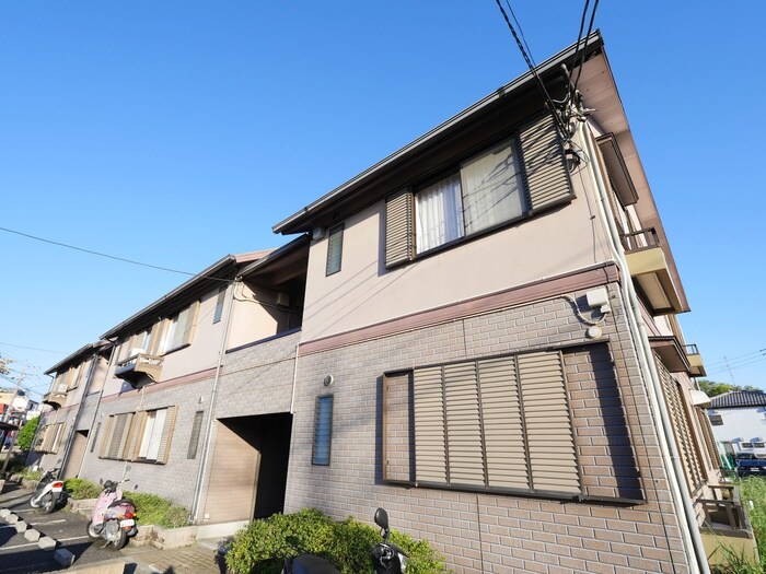 物件外観写真1　(エントランス部分)