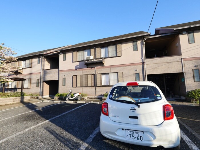 物件外観写真4　(駐車場)