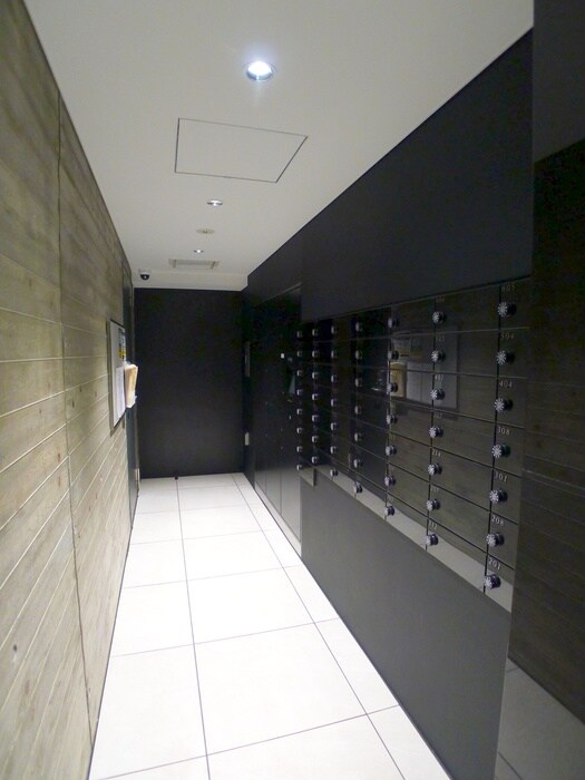 物件外観写真4　(エントランス部分)