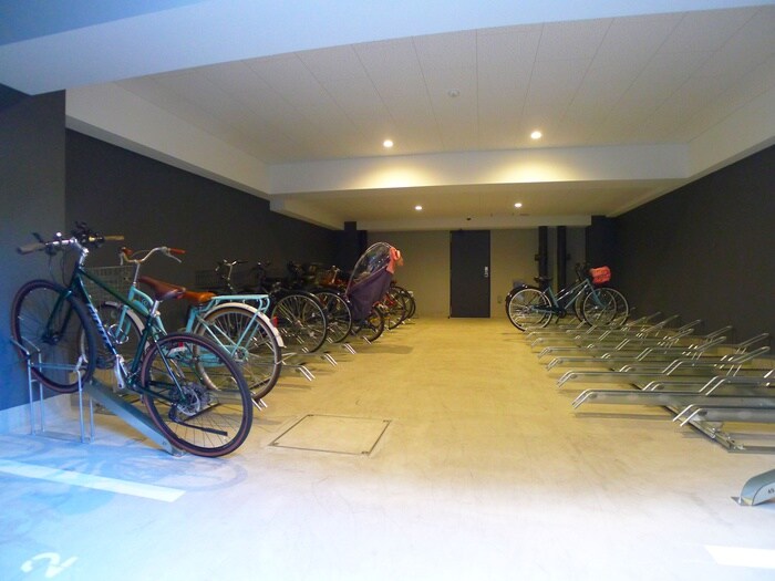 物件外観写真5　(駐輪場)