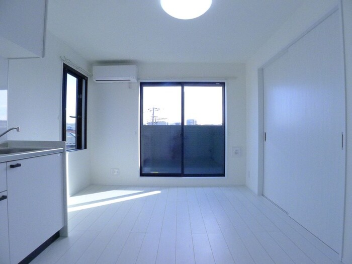 物件内観写真6　(居室)