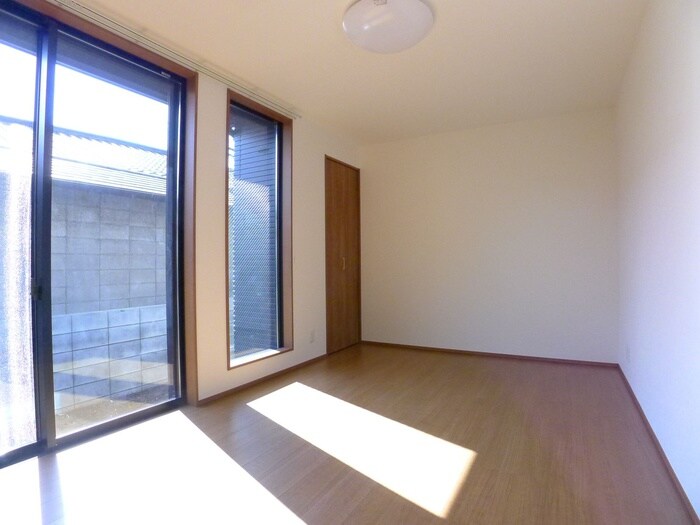 物件内観写真9　(居室)