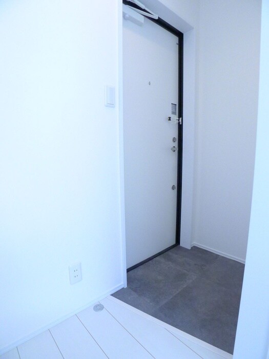物件内観写真16　(玄関)