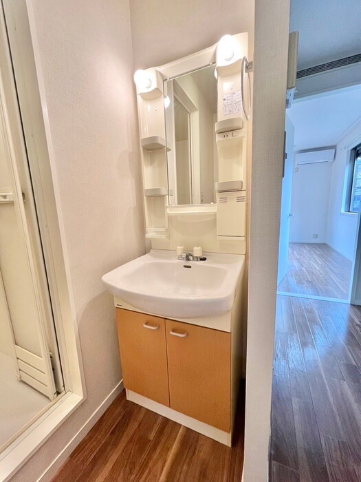 物件内観写真11　(洗面)