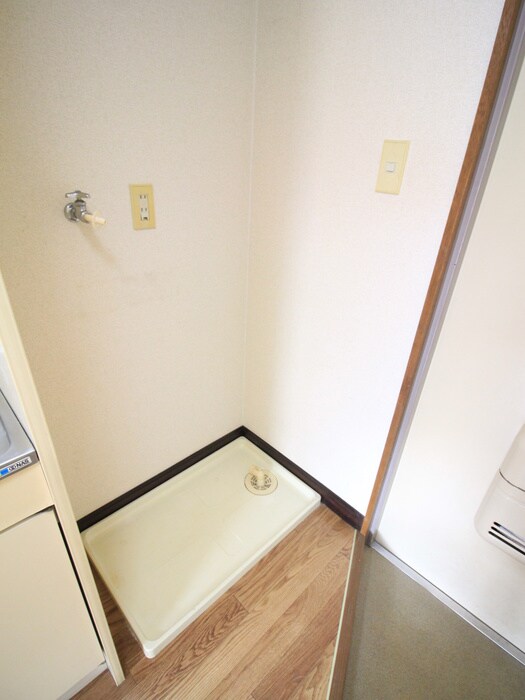 物件内観写真17　(洗濯機置場)