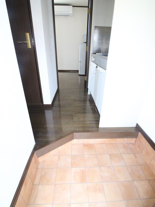 物件内観写真7　(玄関)