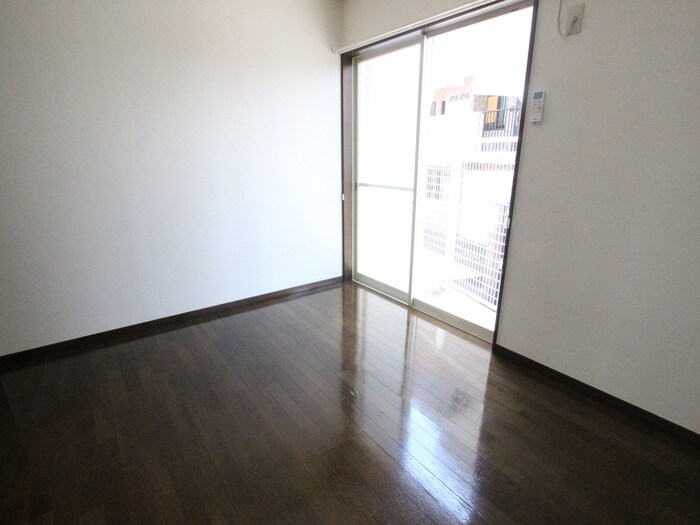 物件内観写真13　(居室)