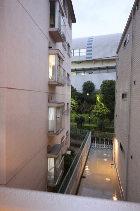 物件内観写真22　(室内からの展望)