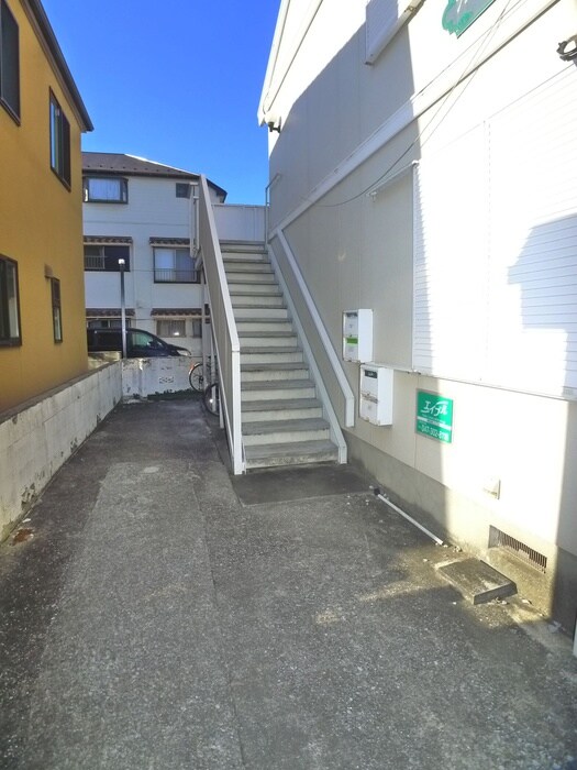 物件外観写真3　(エントランス部分)