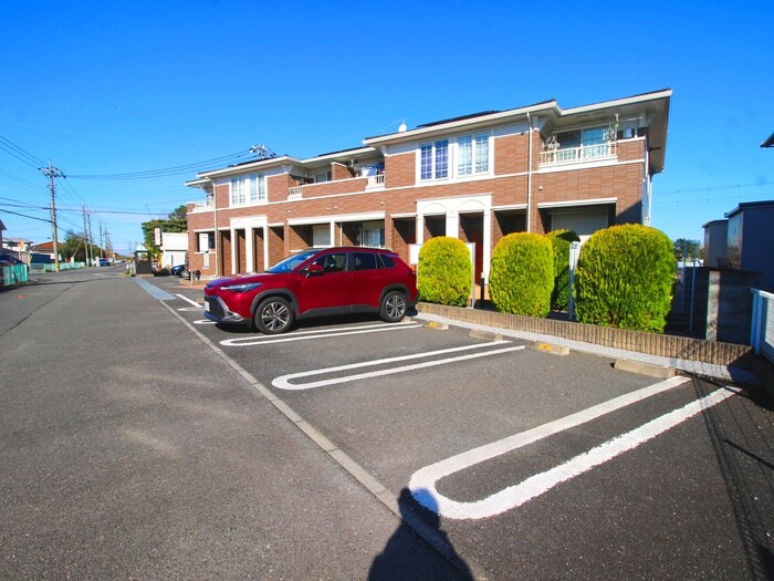 物件外観写真4　(駐車場)