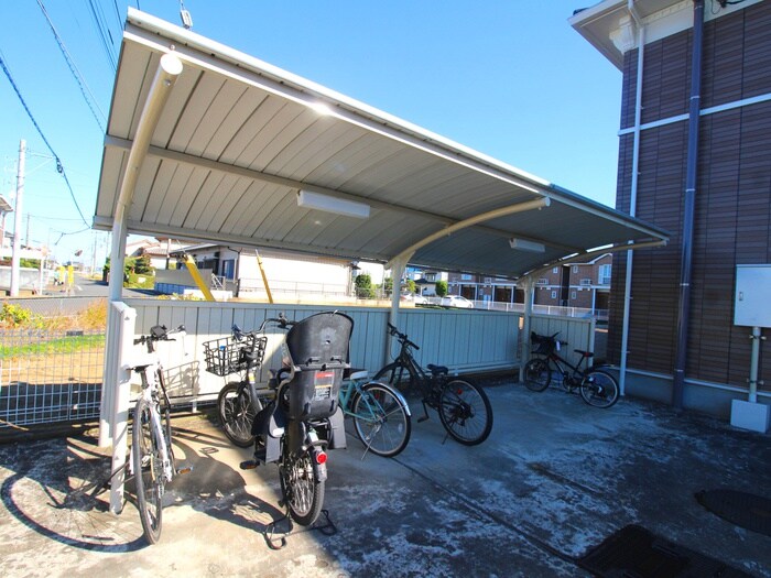 物件外観写真5　(駐輪場)