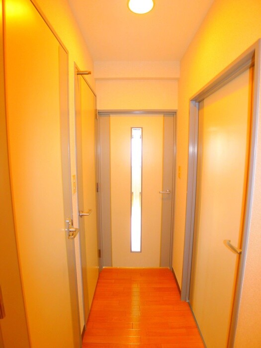 物件内観写真15　(玄関)