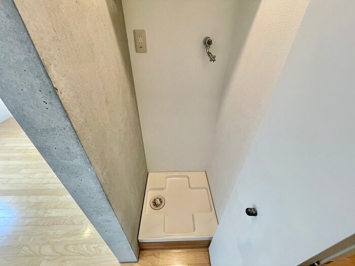 物件内観写真18　(洗濯機置場)