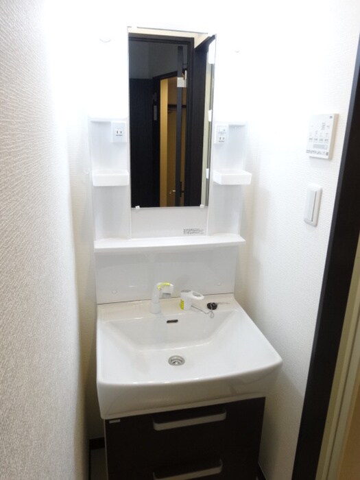 物件内観写真9　(洗面)