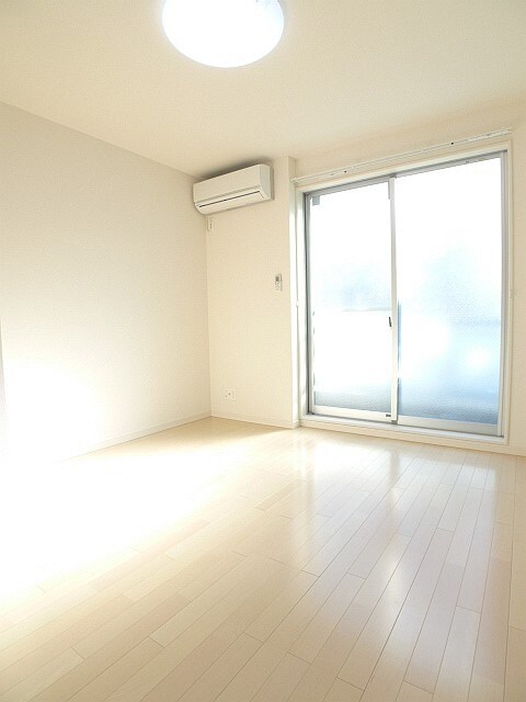 物件内観写真4　(居室)