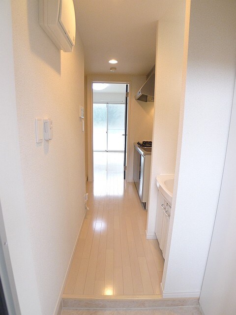 物件内観写真5　(玄関)