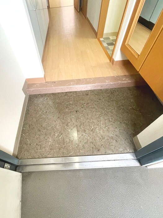 物件内観写真17　(玄関)