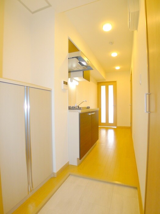 物件内観写真7　(玄関)