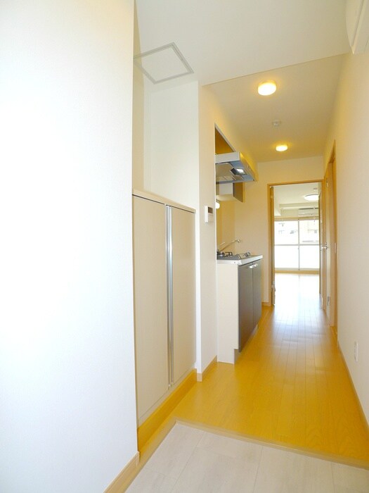 物件内観写真7　(玄関)