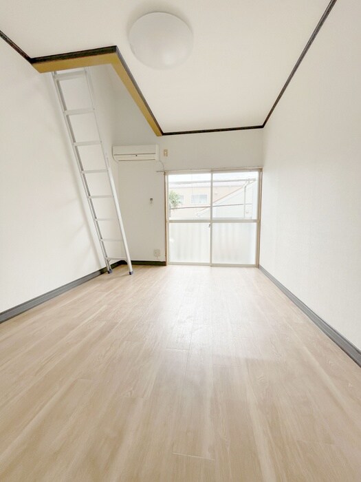 物件内観写真4　(居室)