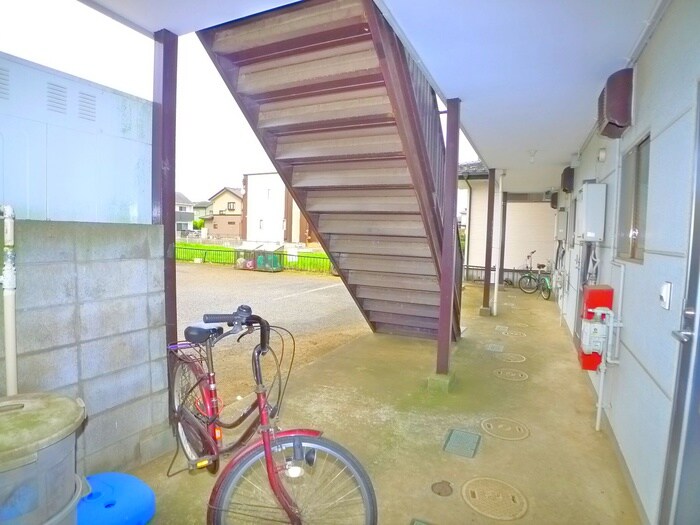 物件外観写真3　(駐輪場)