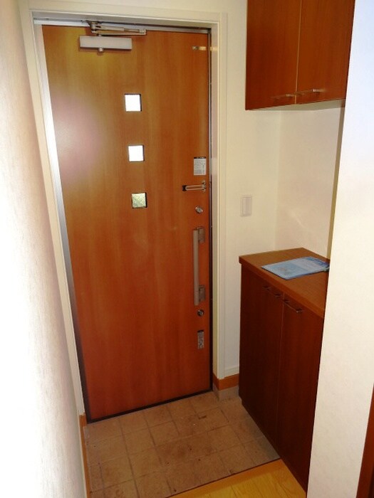 物件内観写真16　(玄関)