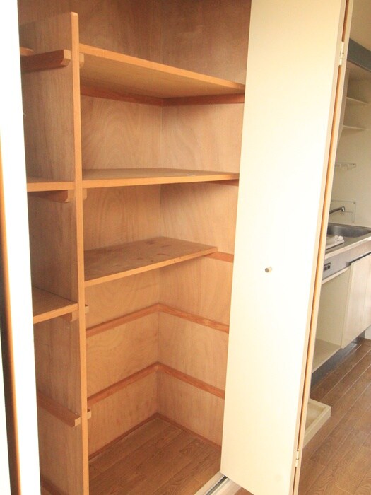 物件内観写真12　(収納)