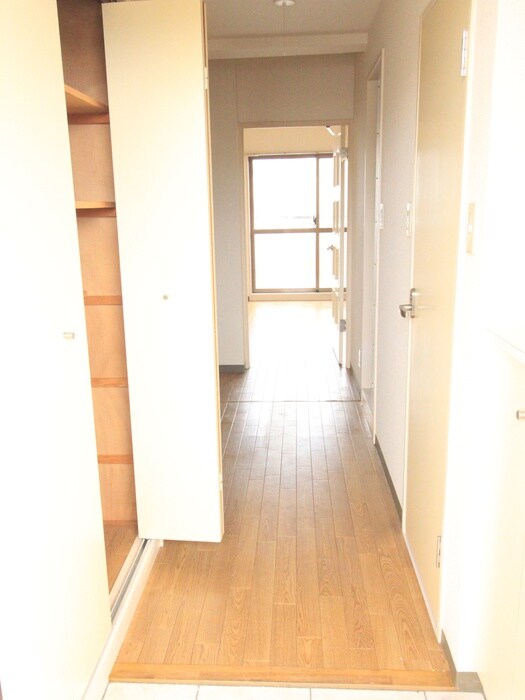 物件内観写真15　(廊下)