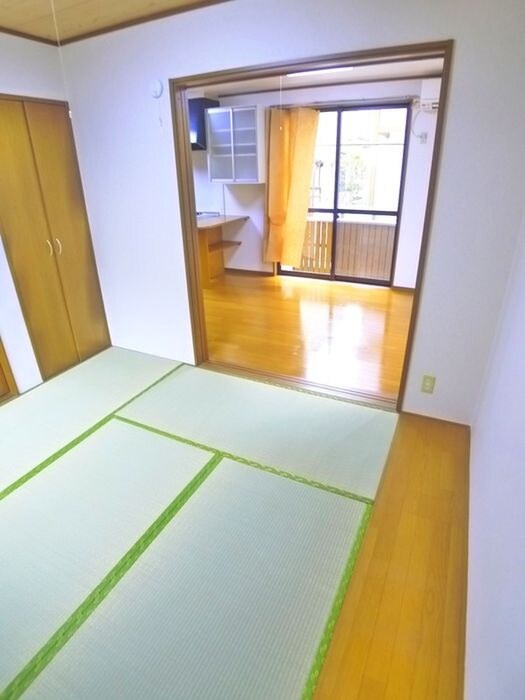 物件内観写真13　(室内からの展望)