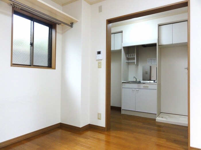 物件内観写真9　(居室)