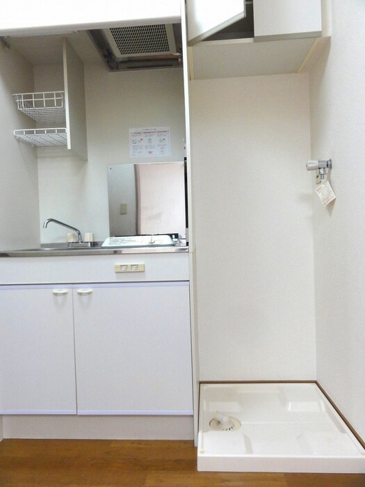 物件内観写真12　(洗濯機置場)