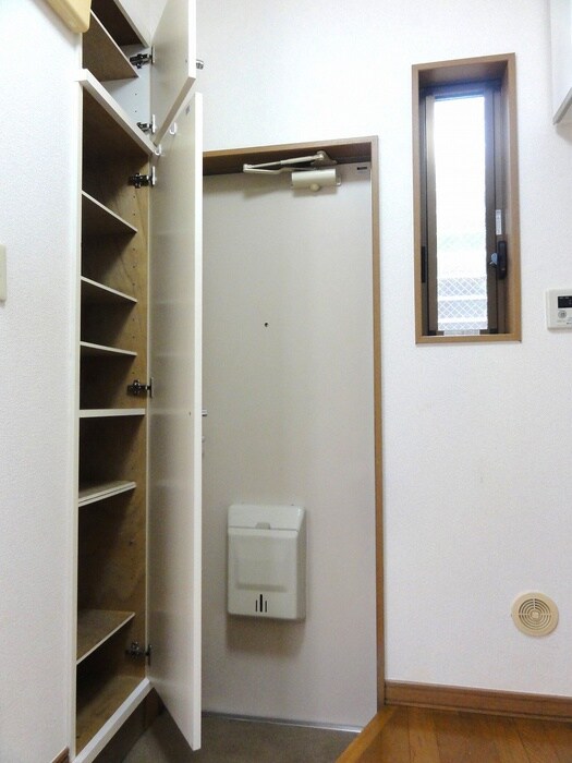 物件内観写真16　(靴箱)