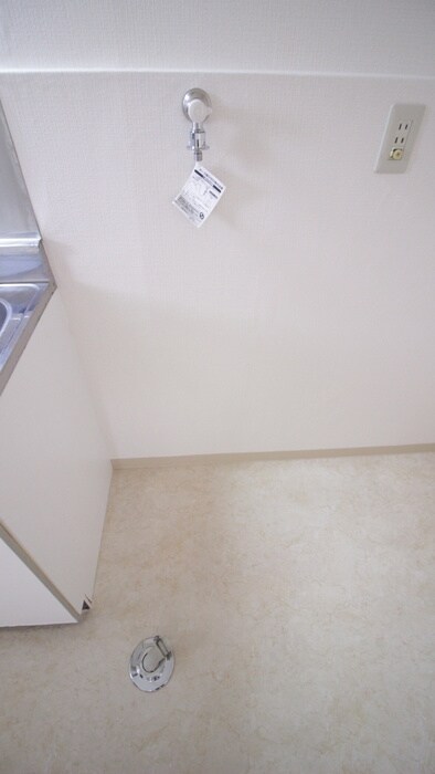 物件内観写真13　(洗濯機置場)