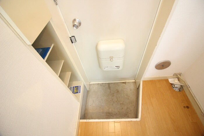 物件内観写真7　(玄関)