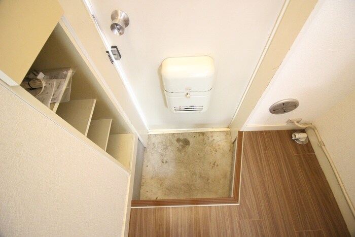 物件内観写真7　(玄関)