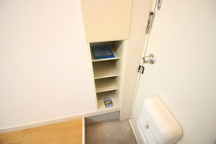 物件内観写真8　(靴箱)