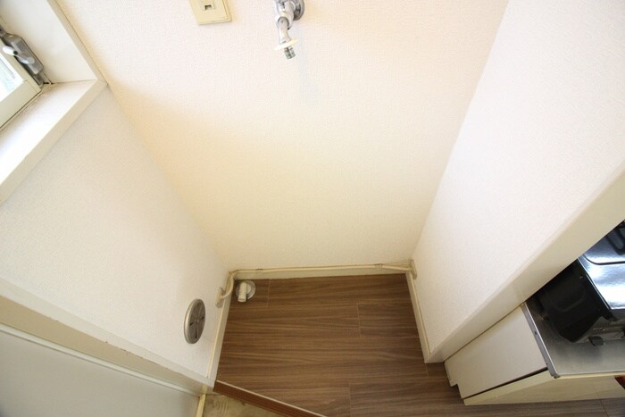 物件内観写真8　(洗濯機置場)