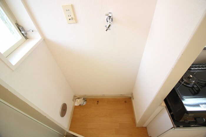 物件内観写真9　(洗濯機置場)