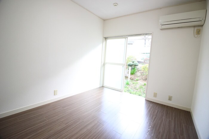 物件内観写真17　(室内からの展望)