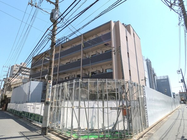 建築中