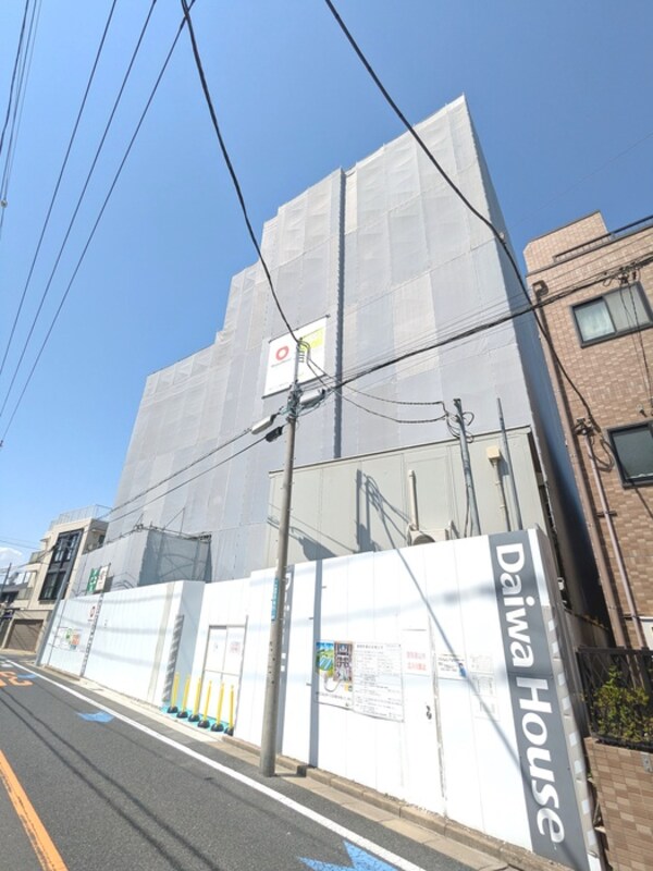 建築中