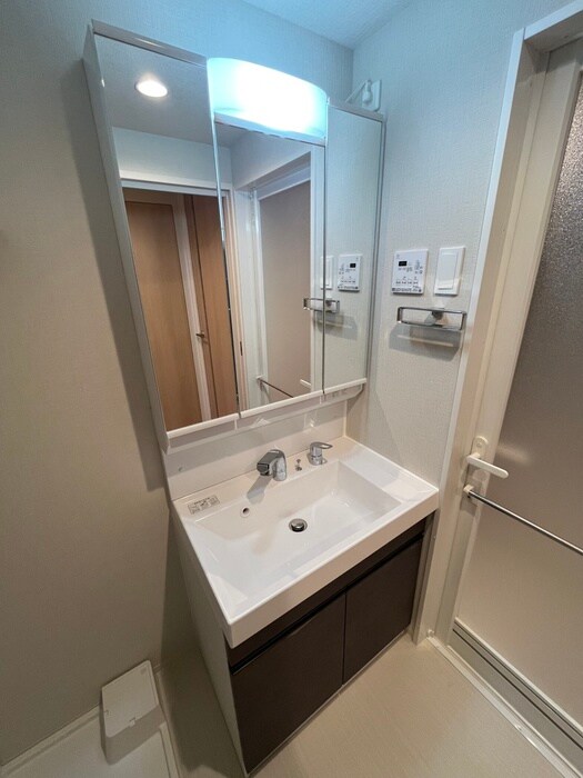 物件内観写真11　(洗面)