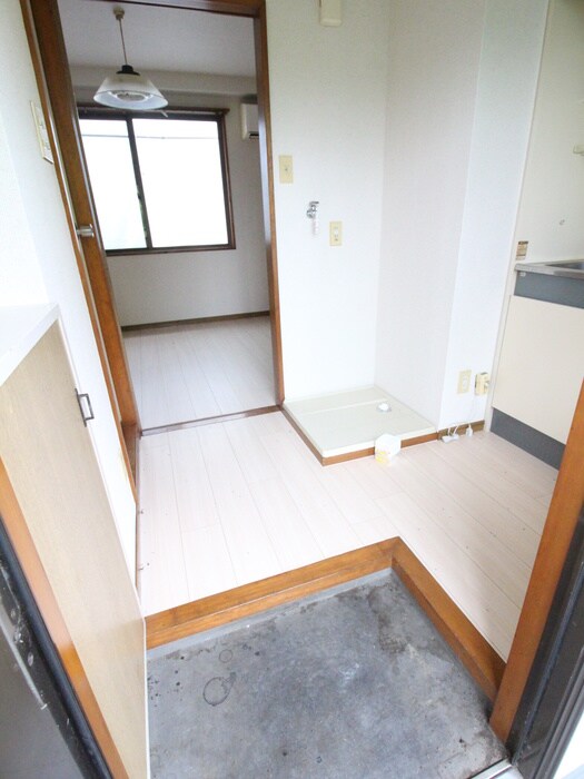 物件内観写真7　(玄関)