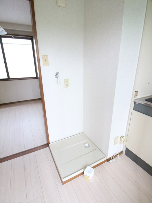 物件内観写真9　(洗濯機置場)