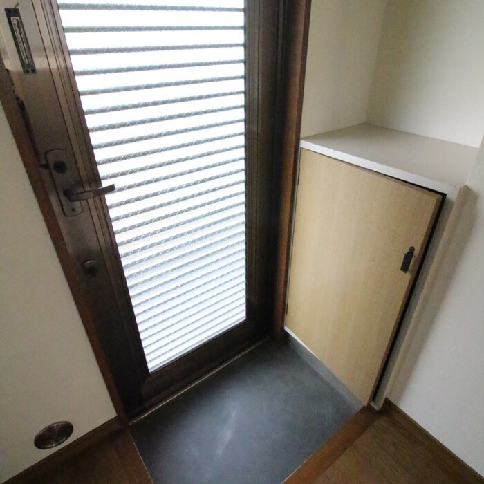 物件内観写真9　(玄関)