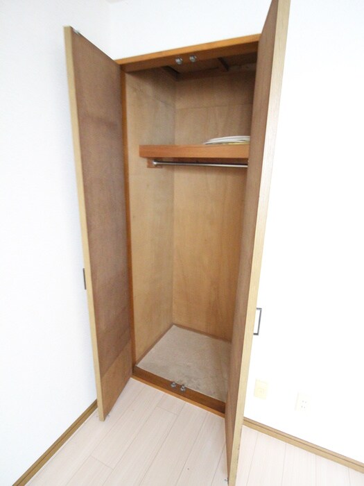 物件内観写真12　(収納)